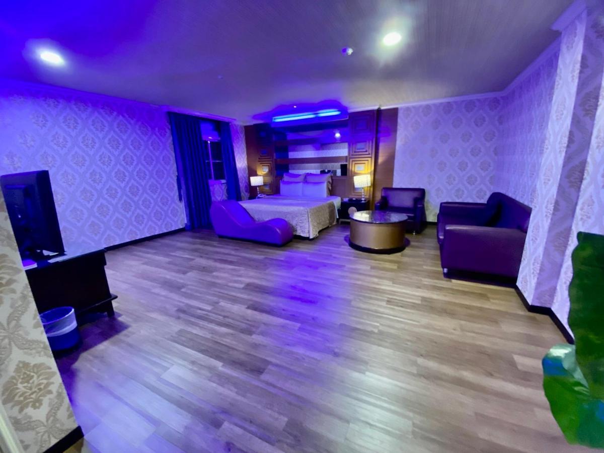 Huang Xing Motel Pingtung 외부 사진