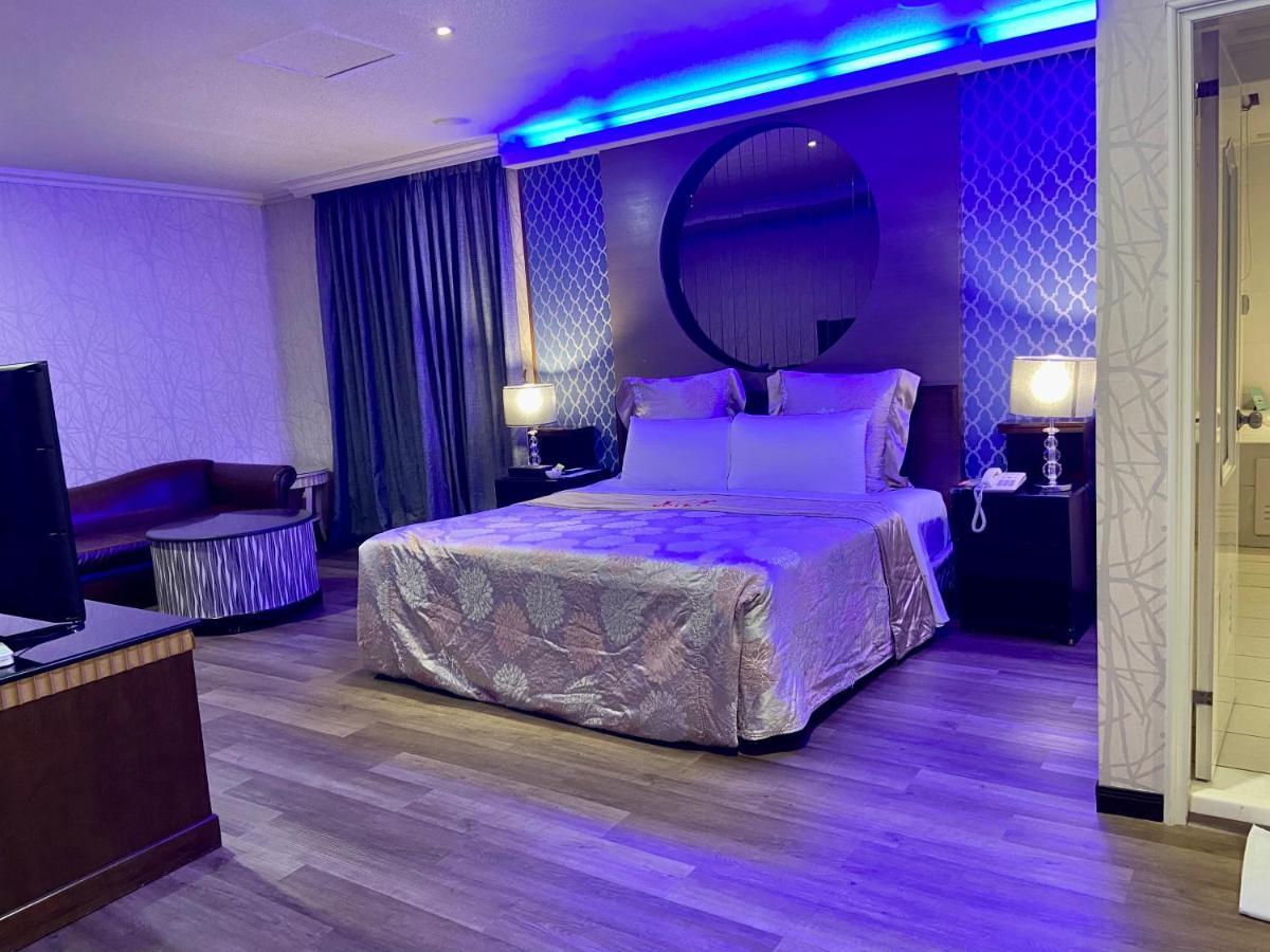 Huang Xing Motel Pingtung 외부 사진