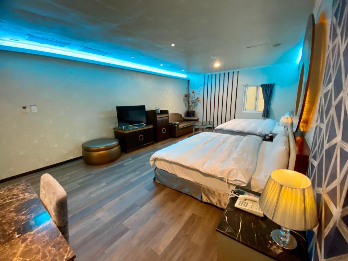 Huang Xing Motel Pingtung 외부 사진