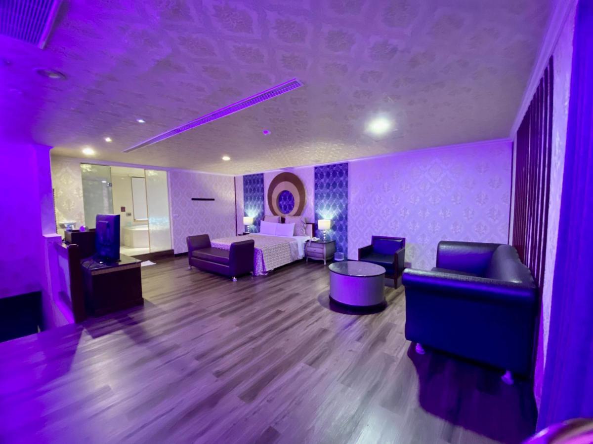 Huang Xing Motel Pingtung 외부 사진