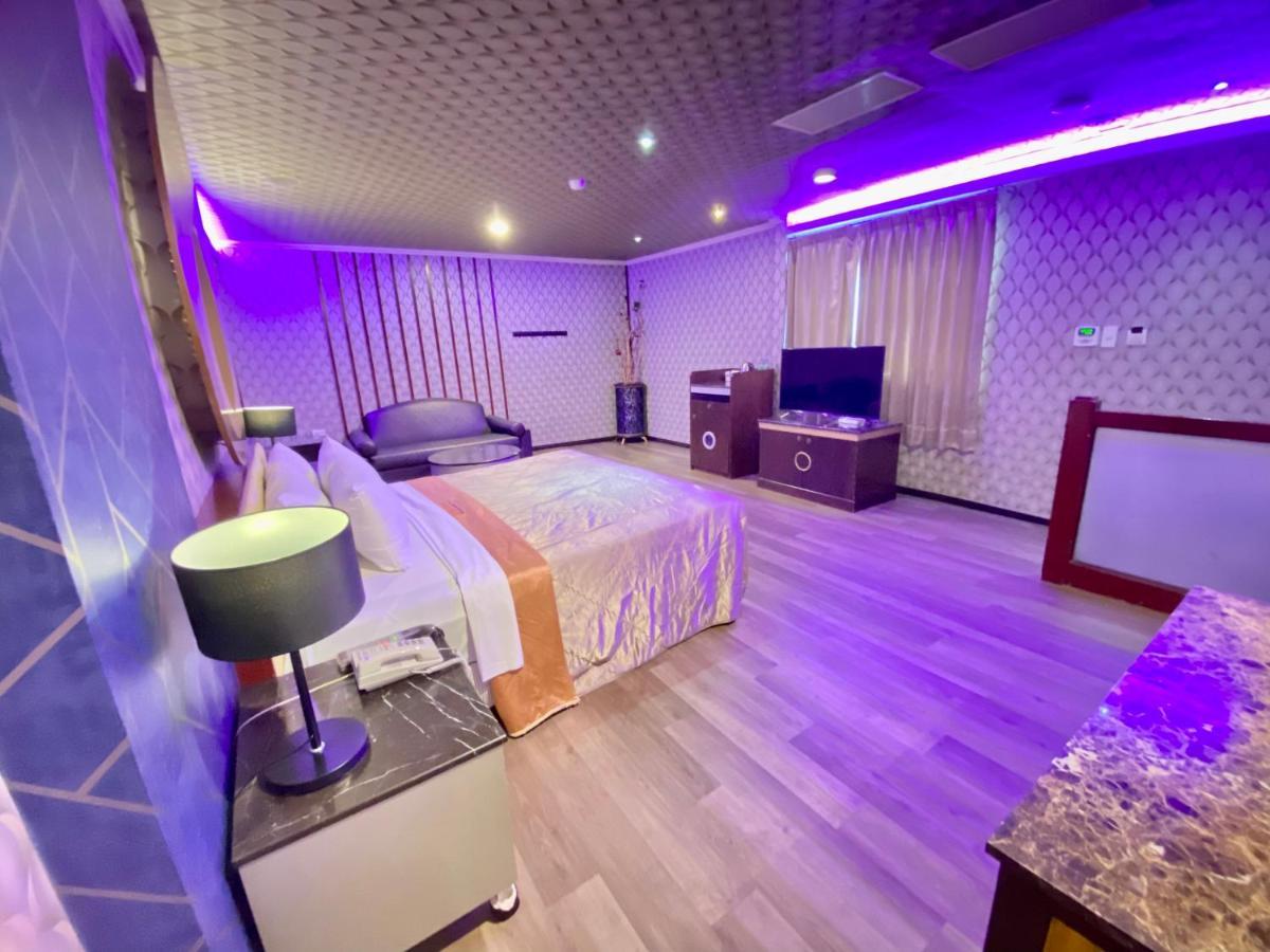Huang Xing Motel Pingtung 외부 사진