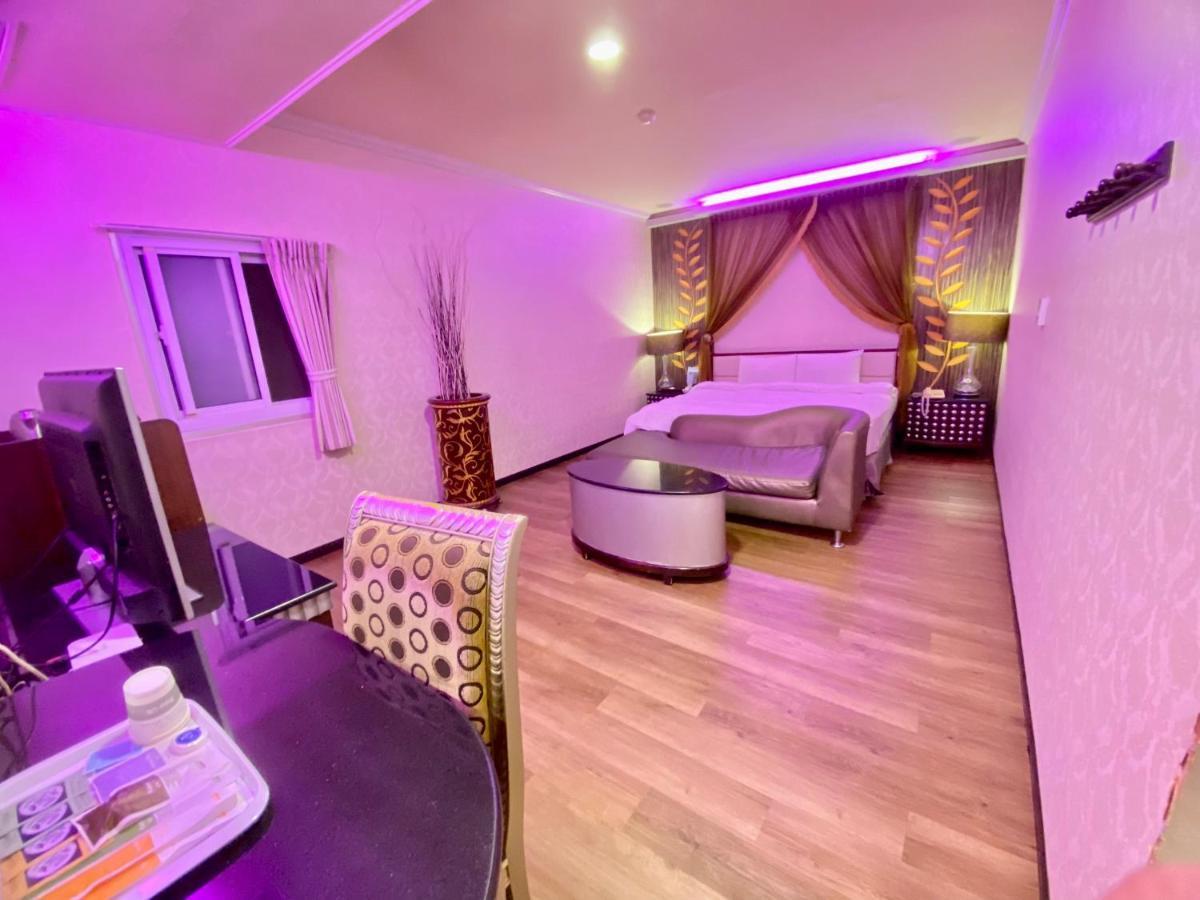 Huang Xing Motel Pingtung 외부 사진
