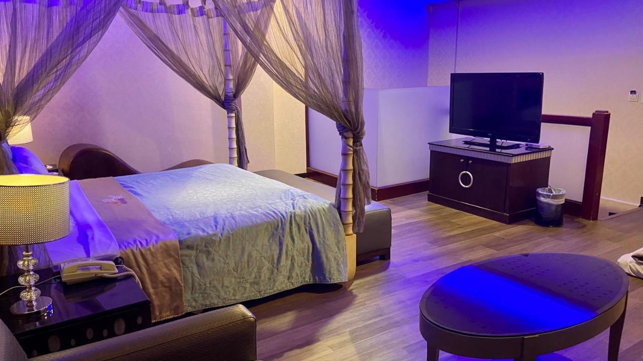 Huang Xing Motel Pingtung 외부 사진