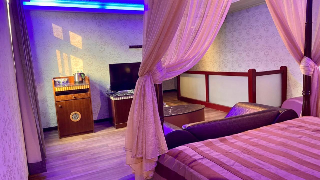 Huang Xing Motel Pingtung 외부 사진