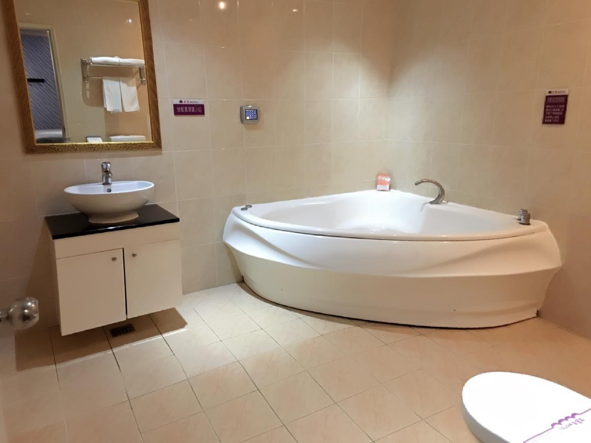 Huang Xing Motel Pingtung 외부 사진